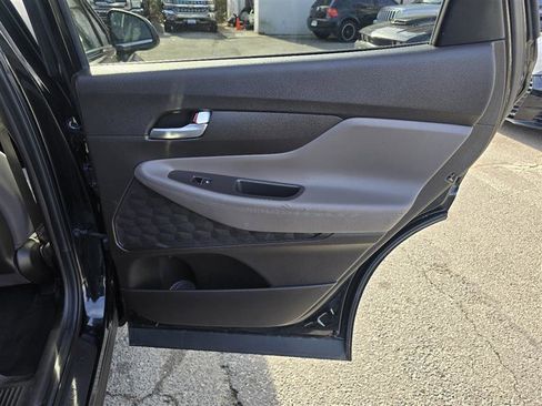 Used 2019 Hyundai Santa Fe SE image 32