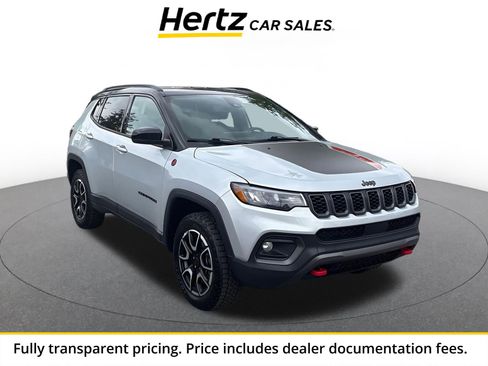 Used 2025 Jeep Compass Trailhawk AWD/4WD image 1