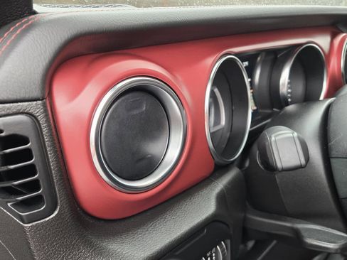 Used 2022 Jeep Gladiator Rubicon w/ LED Lighting Group AWD/4WD image 25
