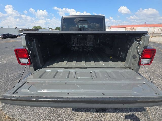 Used 2023 Jeep Gladiator Sport AWD/4WD image 23