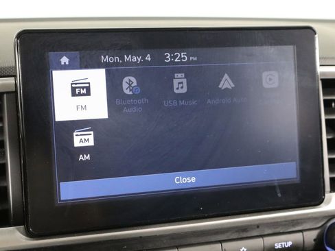 Used 2025 Hyundai Venue SEL FWD image 32