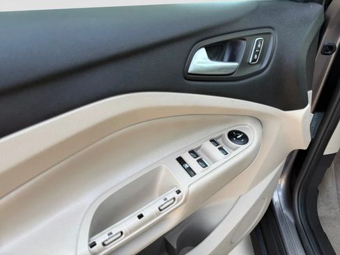Used 2013 Ford C-MAX SE FWD image 10