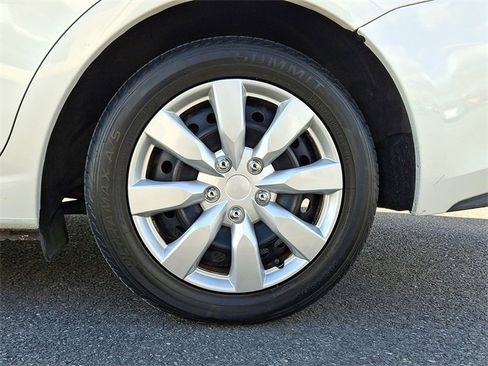 Used 2020 Subaru Impreza 2.0i image 9