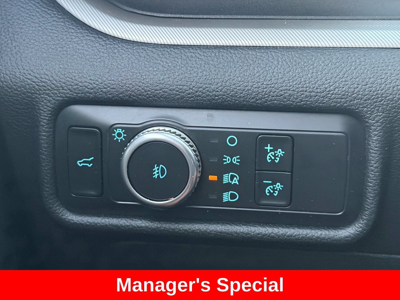 Used 2021 Ford Explorer XLT w/ Equipment Group 202A RWD image 19