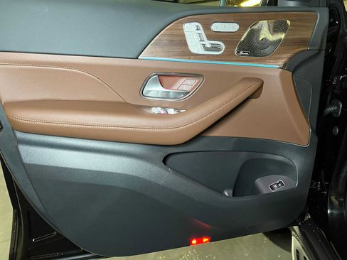 New 2026 Mercedes-Benz GLS 580 4MATIC image 22