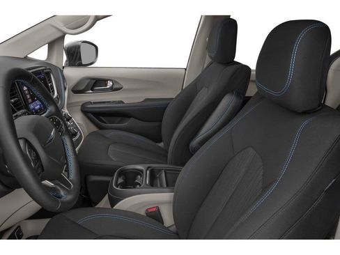 Used 2021 Chrysler Pacifica Touring-L w/ Uconnect Theater Family Group AWD/4WD image 70