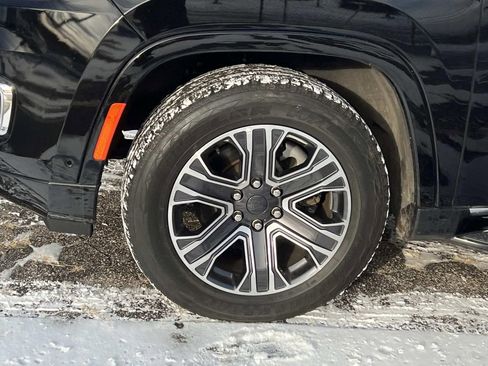 Used 2024 Jeep Wagoneer L Series II w/ Flexible Seating Group image 27