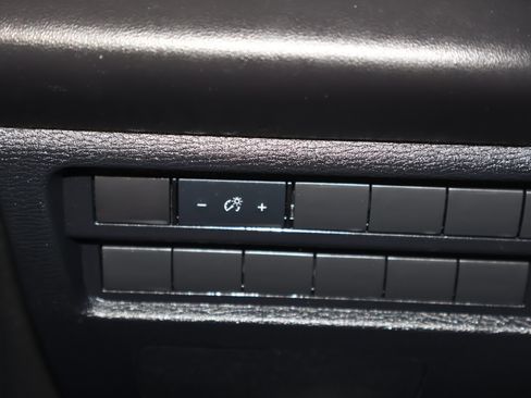 Used 2023 Mitsubishi Outlander ES AWD/4WD image 31