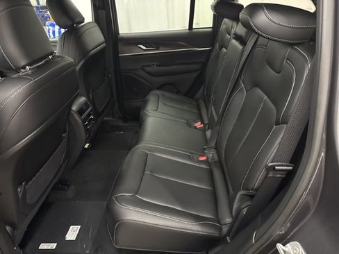 New 2025 Jeep Grand Cherokee Limited w/ Black Appearance Package image 5