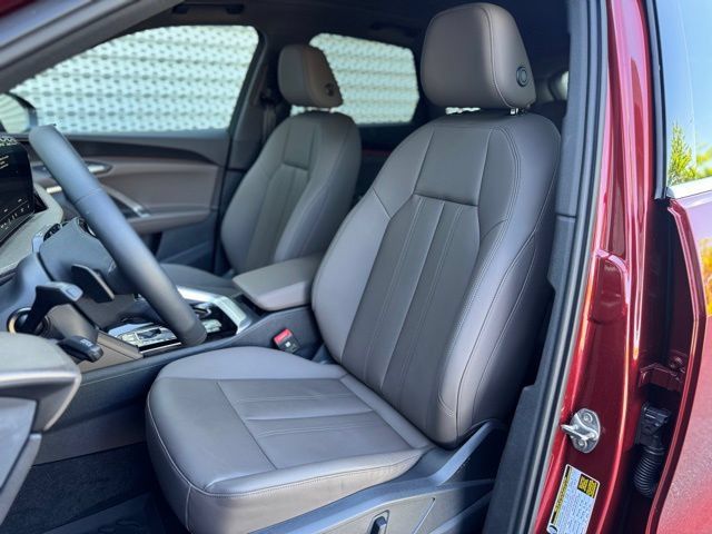 Certified 2025 Audi Q5 Premium w/ 19" Wheel Package AWD/4WD image 10