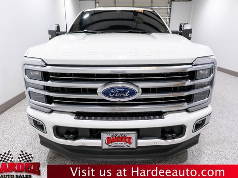 Used 2025 Ford F250 Platinum w/ Platinum Plus Package image 7