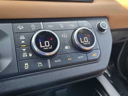 Used 2023 Land Rover Defender 110 V8 AWD/4WD image 19