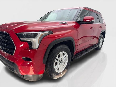 Used 2025 Toyota Sequoia SR5 image 11