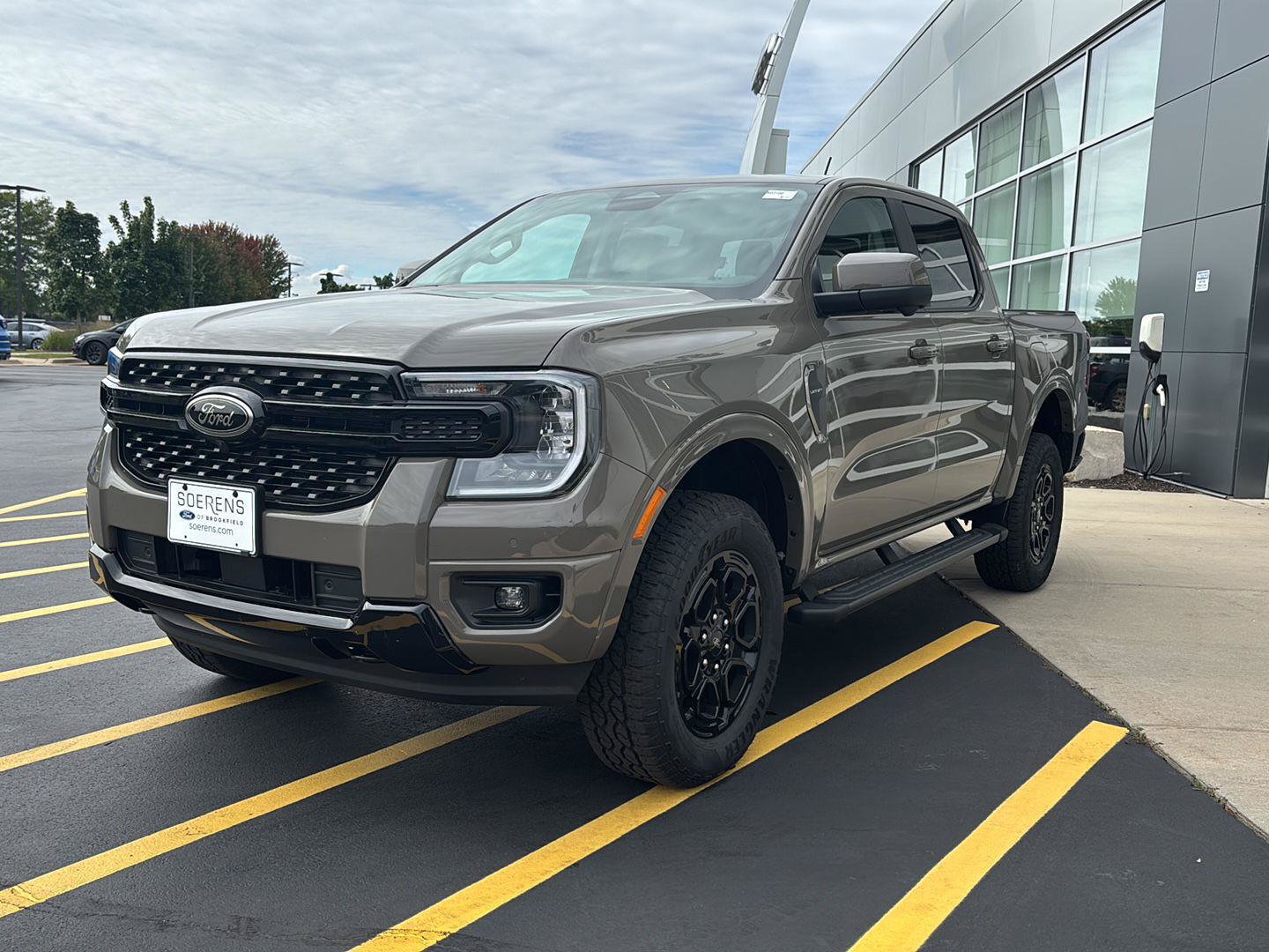 New 2026 Ford Ranger Lariat w/ Black Appearance Package AWD/4WD image 3