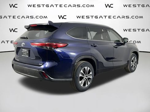 Used 2021 Toyota Highlander XLE image 47