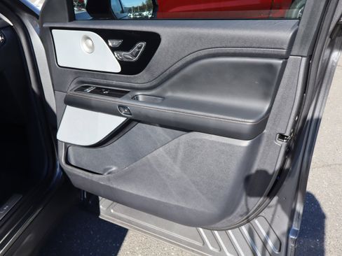 Used 2025 Lincoln Aviator Reserve w/ Equipment Group 201A image 40