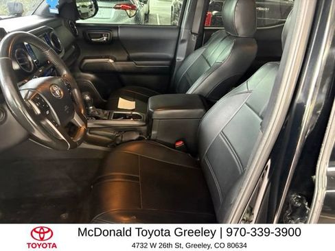 Used 2016 Toyota Tacoma TRD Off-Road AWD/4WD image 15