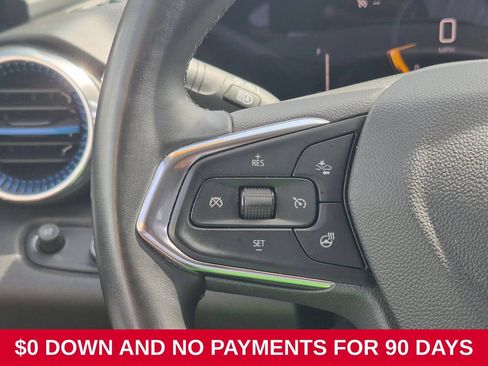 Used 2025 Chevrolet Trax LT w/ LT Convenience Package FWD image 19