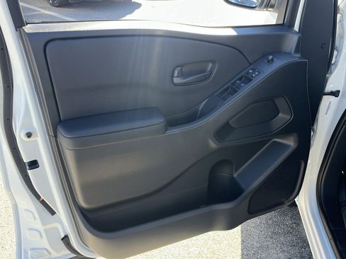 New 2026 Nissan Frontier SV w/ SV Convenience Package image 12