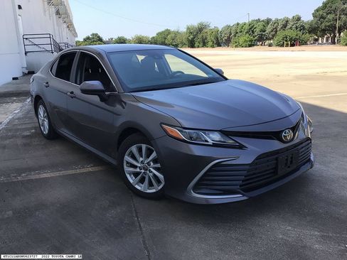 Used 2022 Toyota Camry LE FWD image 6