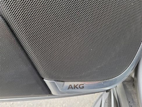 Used 2021 Cadillac Escalade ESV Premium Luxury image 24