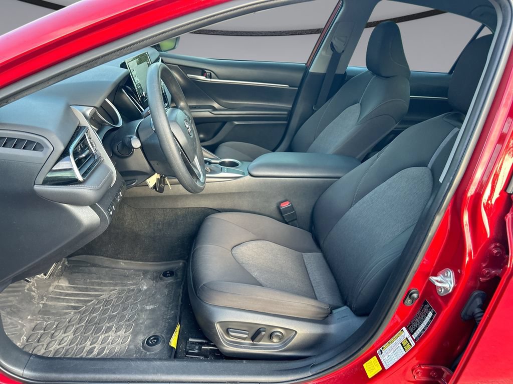 Used 2023 Toyota Camry LE FWD image 11
