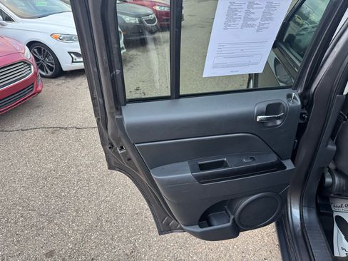 Used 2016 Jeep Patriot Latitude w/ Premium Sound Group image 12