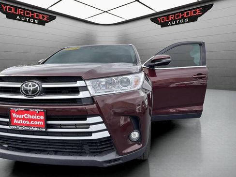 Used 2019 Toyota Highlander XLE image 9