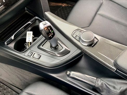 Used 2018 BMW 320i Sedan image 16