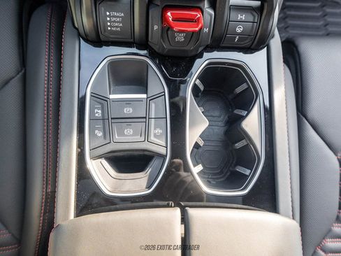 Used 2024 Lamborghini Urus S AWD/4WD image 31