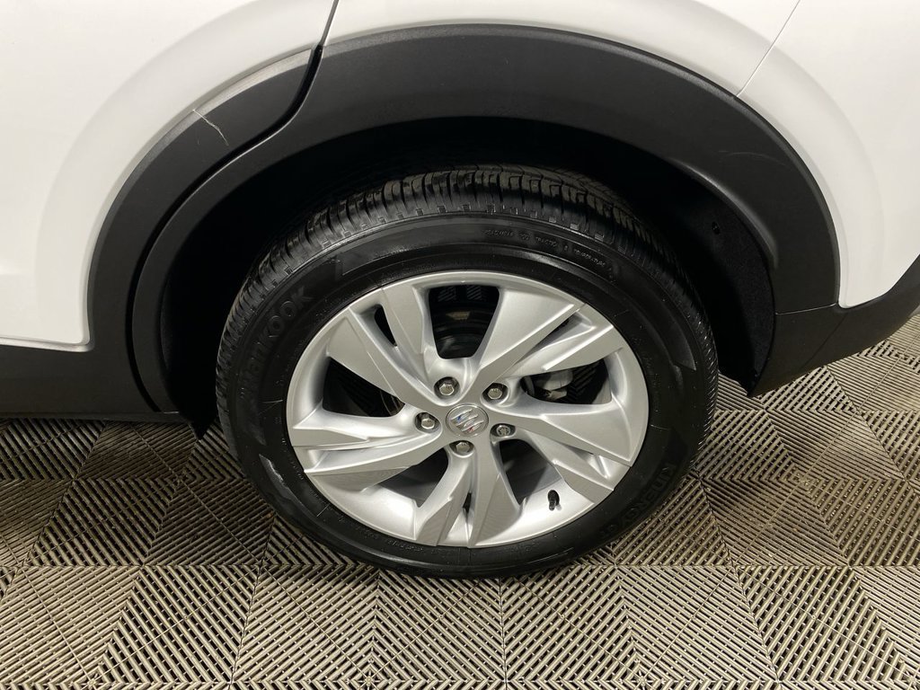 Certified 2024 Buick Encore GX Preferred AWD/4WD image 10