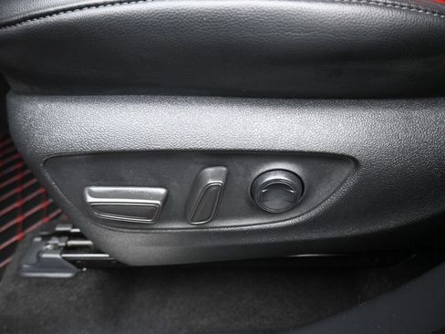 Used 2023 Toyota Highlander XSE FWD image 12