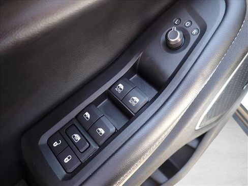 Used 2023 Jeep Grand Cherokee 4WD 4xe w/ Luxury Tech Group II image 18