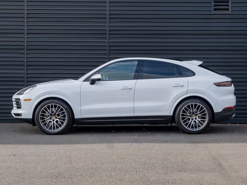 Certified 2023 Porsche Cayenne Coupe image 2