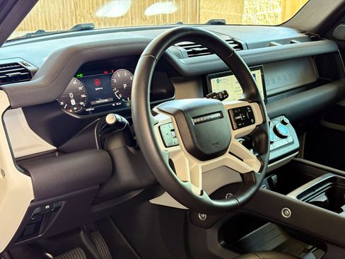 Used 2023 Land Rover Defender 110 S AWD/4WD image 22