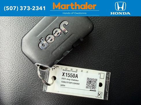 Used 2023 Jeep Gladiator Overland AWD/4WD image 24