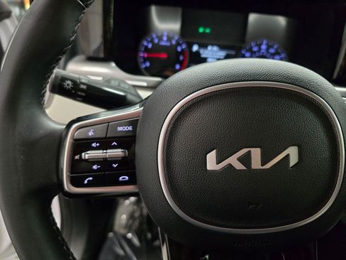 Used 2022 Kia Sorento S w/ Panoramic Sunroof Package FWD image 18