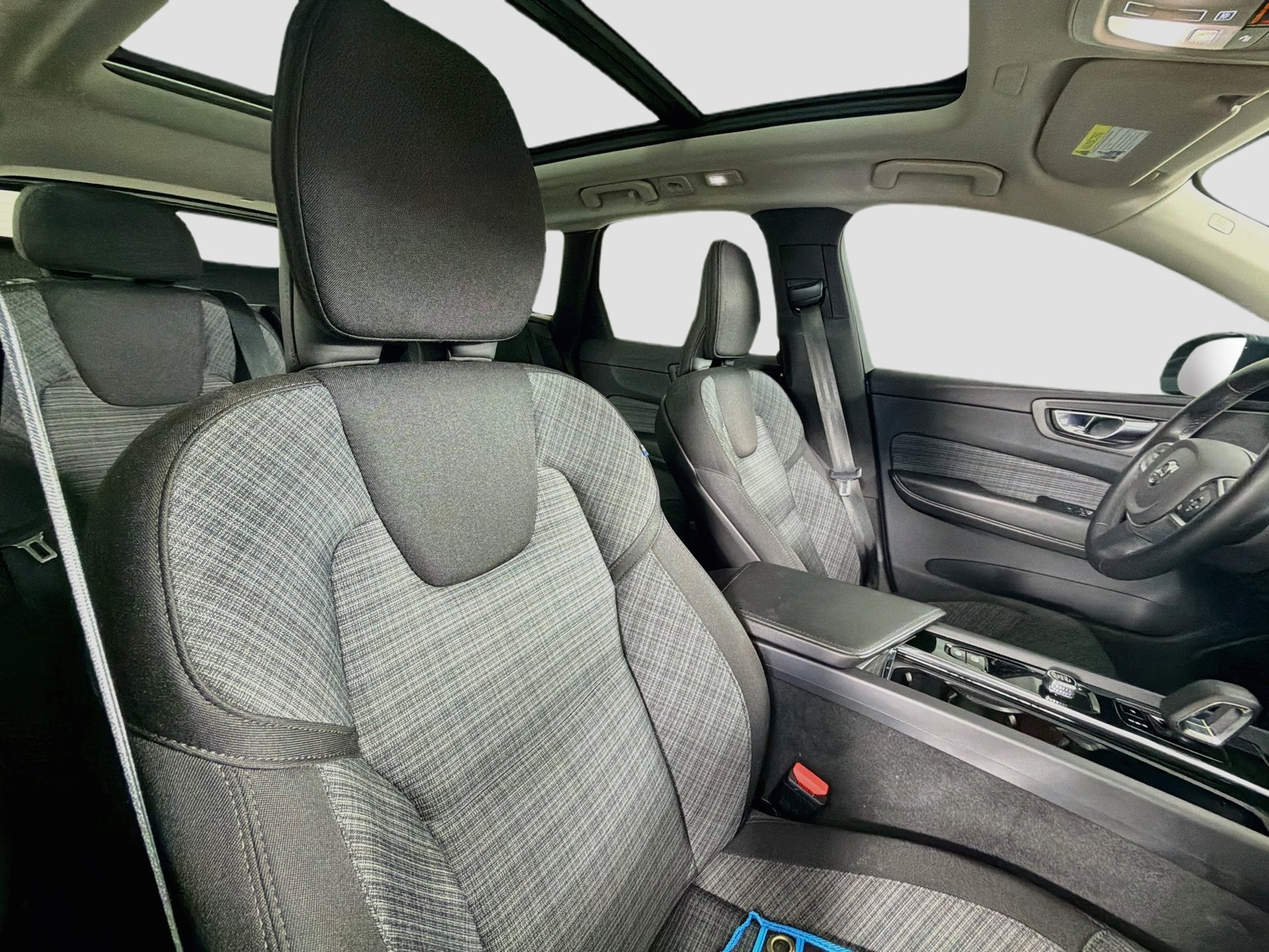 Certified 2023 Volvo XC60 B5 Core w/ Protection Package Premier FWD image 28