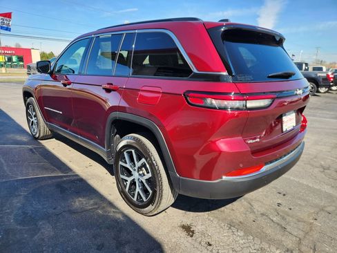 Used 2024 Jeep Grand Cherokee Limited AWD/4WD image 5