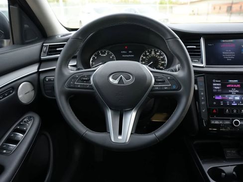 Certified 2025 INFINITI QX50 Luxe w/ Accent Package AWD/4WD image 9