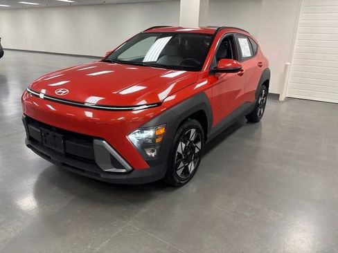 Used 2024 Hyundai Kona SEL FWD image 3