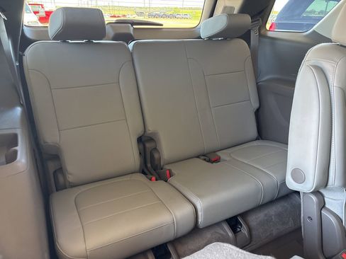 Used 2020 Chevrolet Traverse LT w/ LT Premium Package image 21