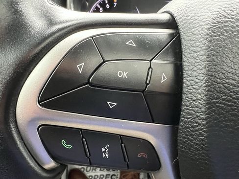 Used 2022 Jeep Grand Cherokee Laredo X image 44