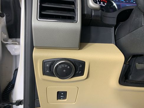 Used 2017 Ford F150 Lariat w/ FX4 Off-Road Package AWD/4WD image 16