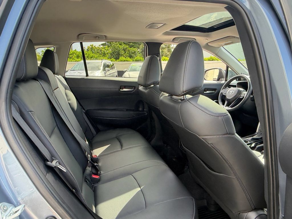Used 2024 Toyota Corolla Cross XLE w/ Convenience Package FWD image 17