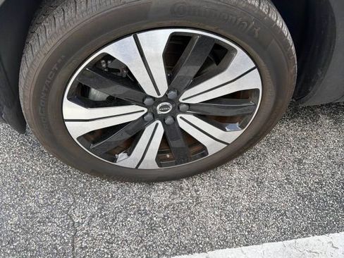 Used 2023 Volvo XC40 Recharge Plus w/ Protection Package Premier image 23