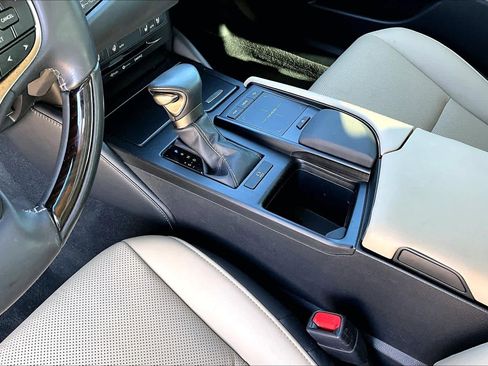 Used 2019 Lexus ES 350 image 16