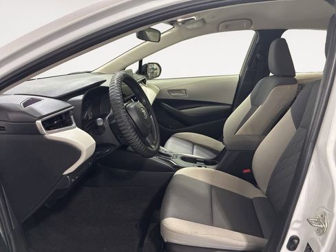 Used 2024 Toyota Corolla LE w/ LE Convenience Package image 10