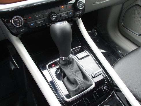 Used 2024 Jeep Compass Limited AWD/4WD image 30