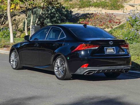 Used 2017 Lexus IS 200t image 4